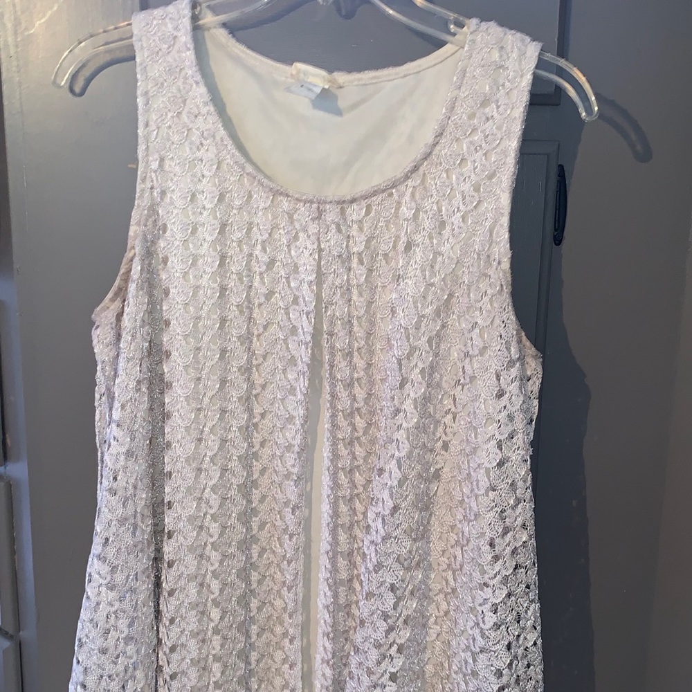 Very pretty sleeveless Blouse